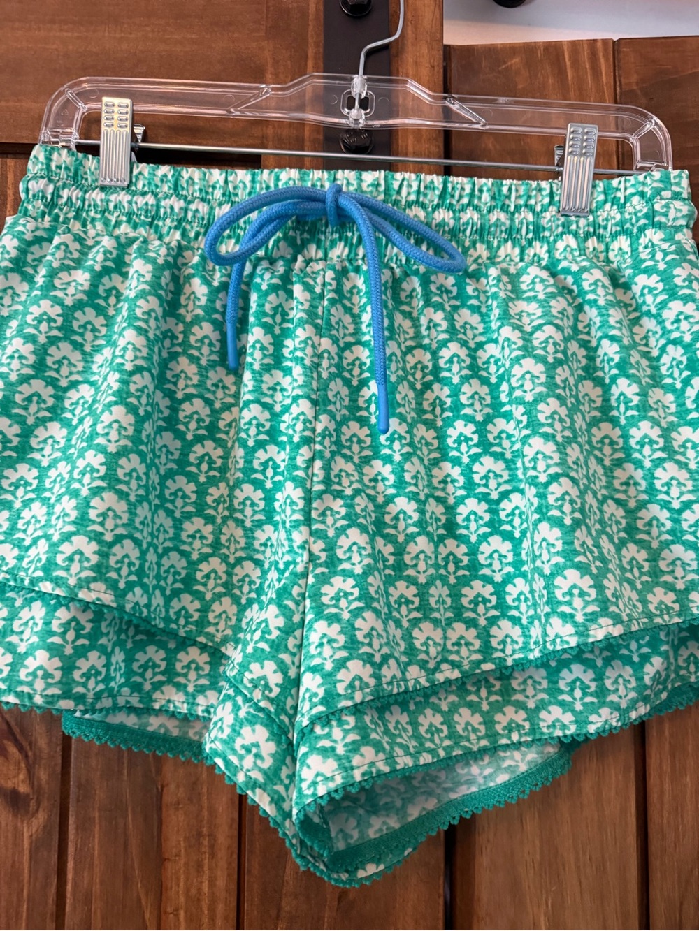 Roller Rabbit Green White Printed Ruffle Lounge Shorts - Picture 2 of 6